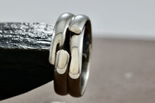 Load image into Gallery viewer, Sterling Overlapping Twin Band Ring Size 5.5
