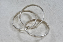 Load image into Gallery viewer, Sterling Silver Triple Interlocking Band Ring Size 8.5
