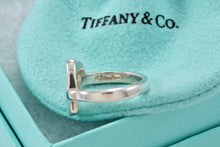 Load image into Gallery viewer, Tiffany &amp; Co. Paloma Picasso Silver Loving Heart Ring
