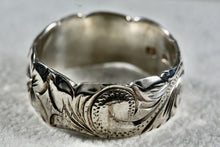 Load image into Gallery viewer, Sterling Silver Floral Etched Wide Silver Ring Size 11
