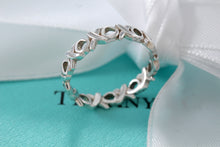 Load image into Gallery viewer, Tiffany &amp; Co. Paloma Picasso Silver xoxo Hugs &amp; Kisses Narrow Band Ring
