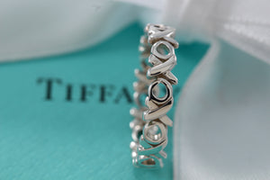 Tiffany & Co. Paloma Picasso Silver xoxo Hugs & Kisses Narrow Band Ring