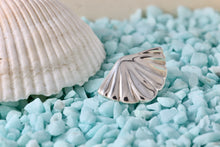 Load image into Gallery viewer, Tiffany &amp; Co. Silver Vintage 1981 Seashell Clip-On Earring *SINGLE*
