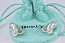 Load image into Gallery viewer, Tiffany &amp; co. Elsa Peretti Silver Large Bean Clip on Earrings

